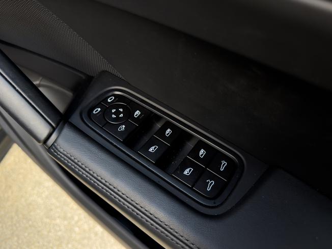 PORSCHE Cayenne Photo 19