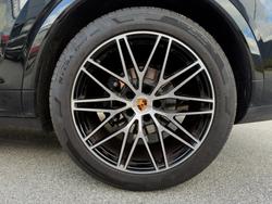 PORSCHE Cayenne Photo 4