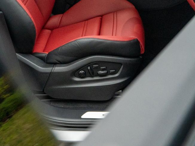 PORSCHE Cayenne Photo 18