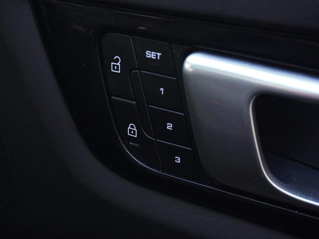 PORSCHE Cayenne Photo 26