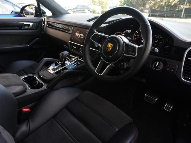 PORSCHE Cayenne Photo 8
