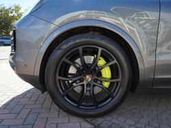 PORSCHE Cayenne Photo 4