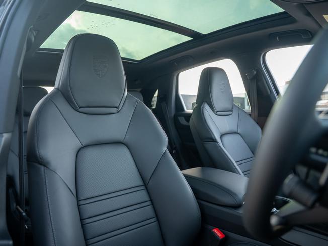PORSCHE Cayenne Photo 16