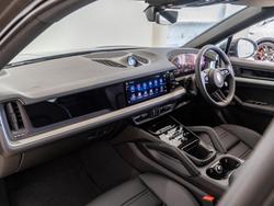 PORSCHE Cayenne Photo 3