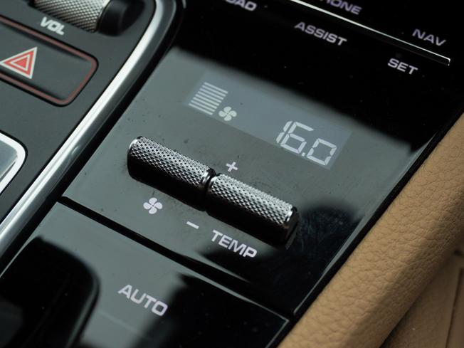 PORSCHE Cayenne Photo 25