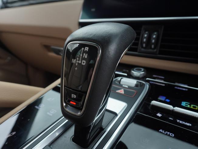 PORSCHE Cayenne Photo 29