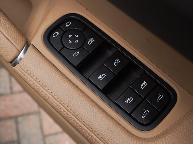 PORSCHE Cayenne Photo 34
