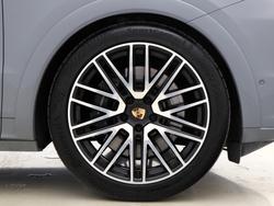 PORSCHE Cayenne Photo 4