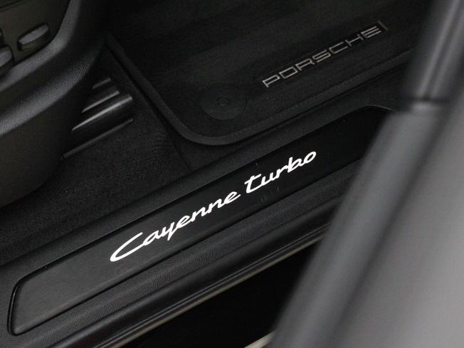 PORSCHE Cayenne Photo 31