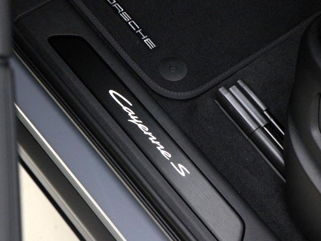 PORSCHE Cayenne Photo 41