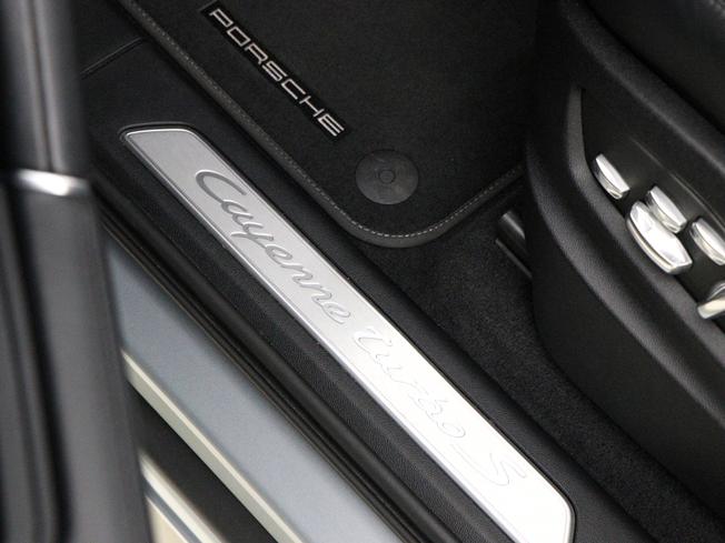 PORSCHE Cayenne Photo 32