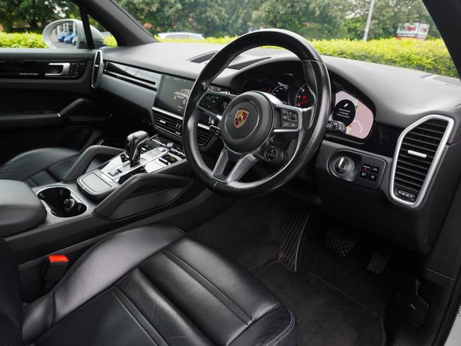 PORSCHE Cayenne Photo 10