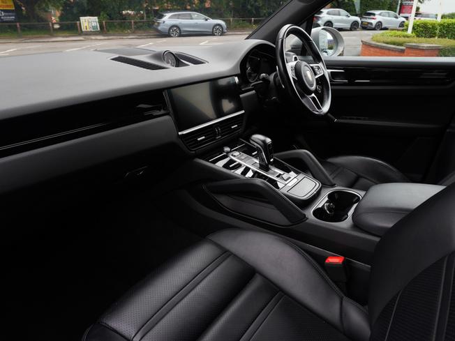 PORSCHE Cayenne Photo 12