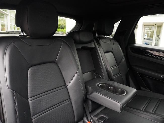 PORSCHE Cayenne Photo 15