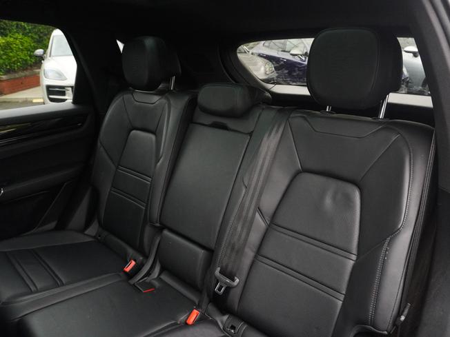 PORSCHE Cayenne Photo 17