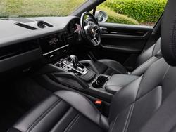 PORSCHE Cayenne Photo 3