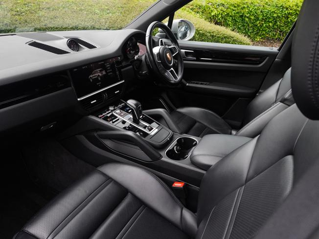 PORSCHE Cayenne Photo 3