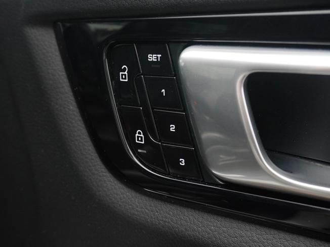 PORSCHE Cayenne Photo 33