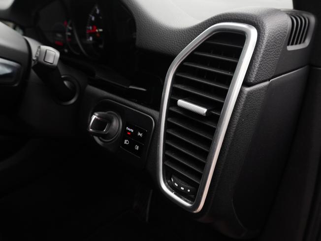 PORSCHE Cayenne Photo 34