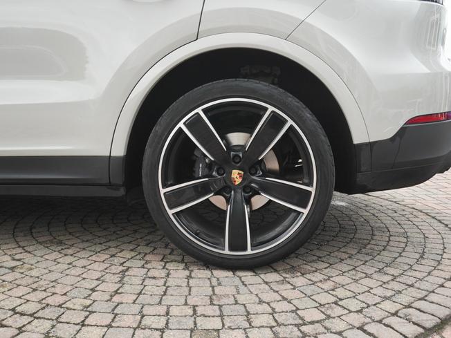 PORSCHE Cayenne Photo 4
