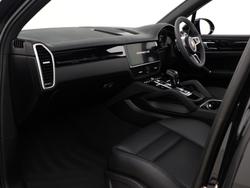 PORSCHE Cayenne Photo 3