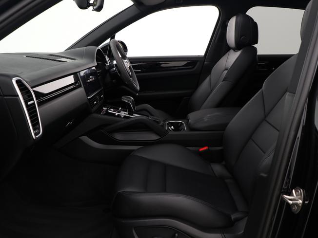 PORSCHE Cayenne Photo 32