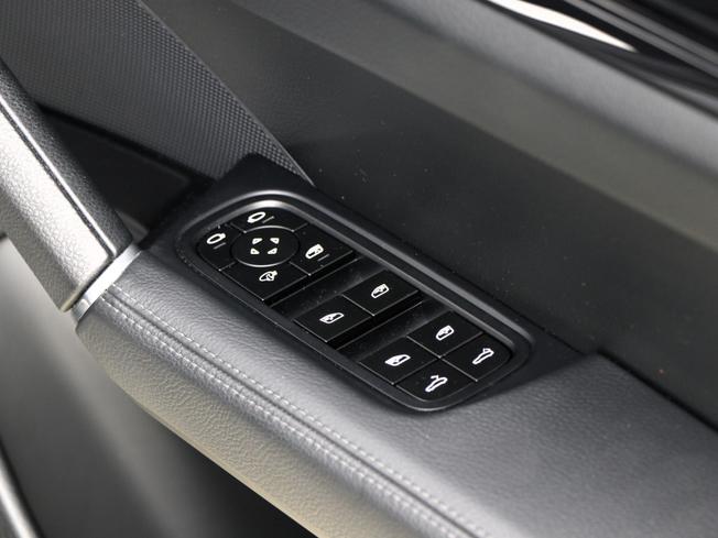 PORSCHE Cayenne Photo 39