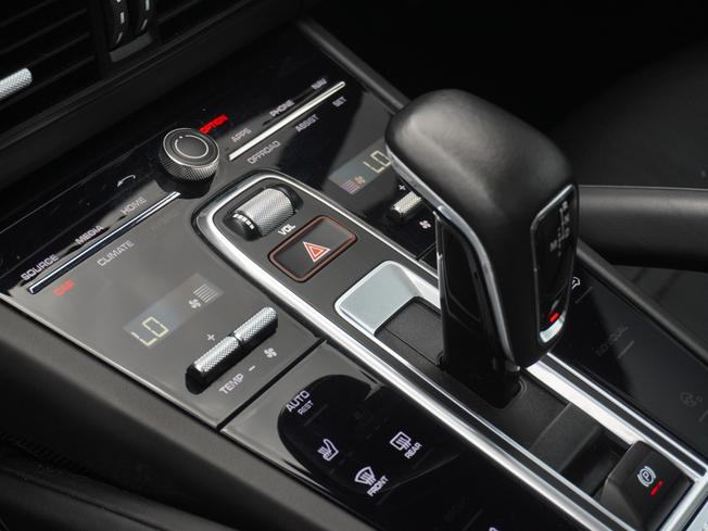 PORSCHE Cayenne Photo 29