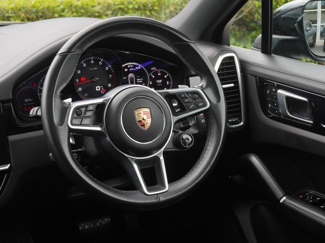 PORSCHE Cayenne Photo 3