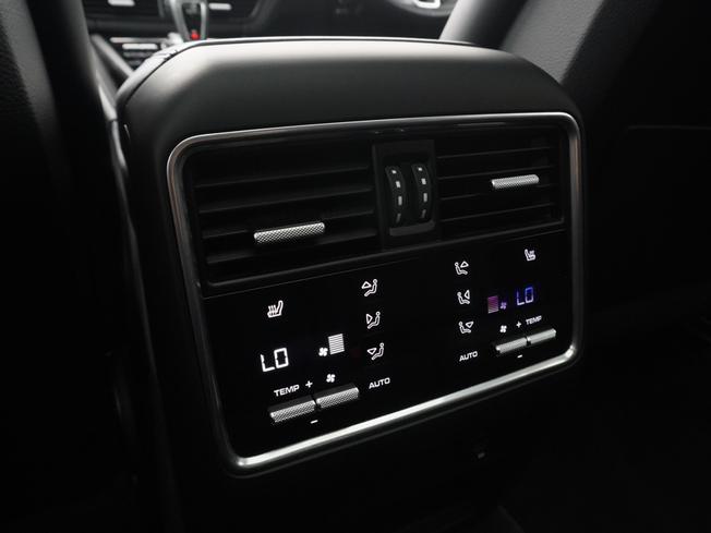 PORSCHE Cayenne Photo 38