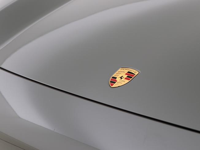 PORSCHE Cayenne Electric Photo 11