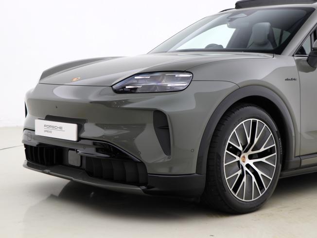 PORSCHE Cayenne Electric Photo 12
