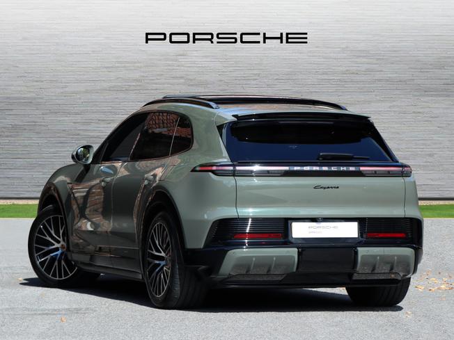 PORSCHE Cayenne Electric Photo 2