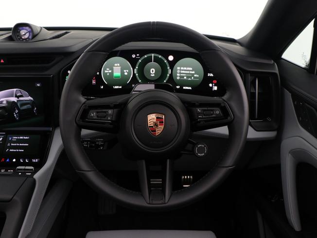 PORSCHE Cayenne Electric Photo 27