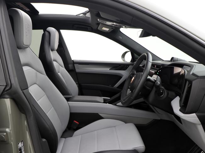 PORSCHE Cayenne Electric Photo 32