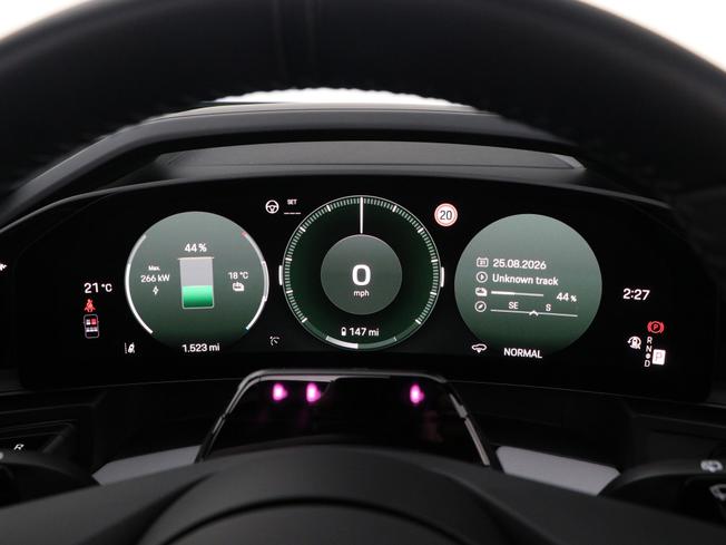 PORSCHE Cayenne Electric Photo 34