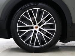 PORSCHE Cayenne Electric Photo 4
