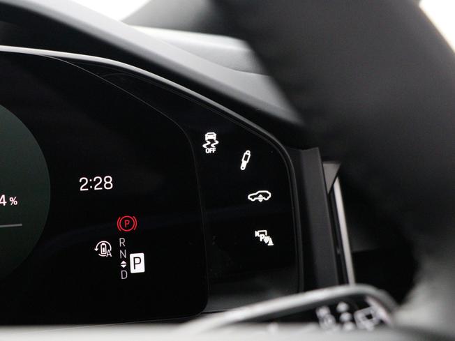 PORSCHE Cayenne Electric Photo 41