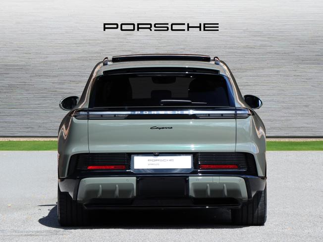 PORSCHE Cayenne Electric Photo 7