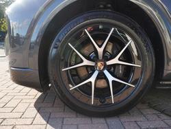 PORSCHE Cayenne Photo 4