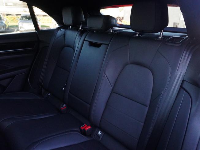 PORSCHE Macan Photo 10