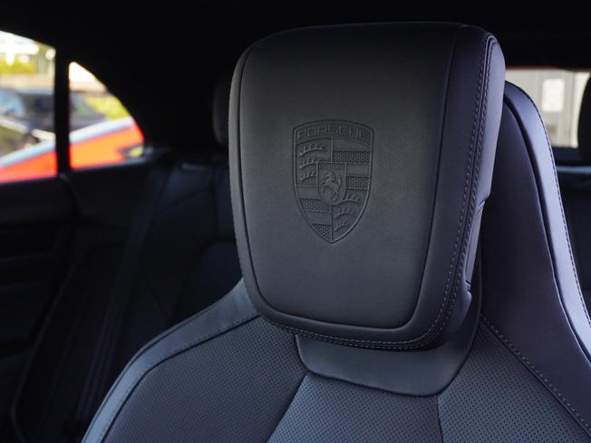PORSCHE Macan Photo 16