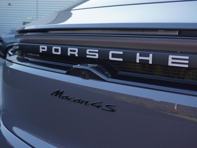 PORSCHE Macan Photo 28