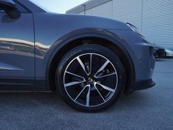 PORSCHE Macan Photo 4