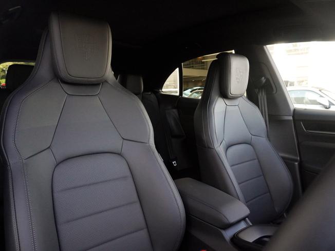 PORSCHE Macan Photo 10