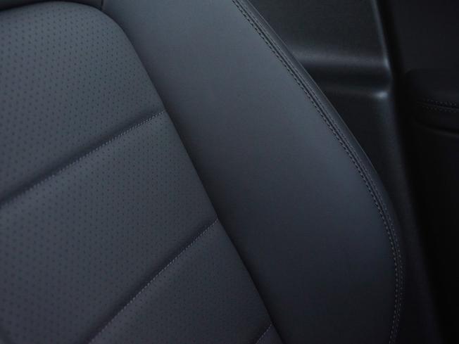 PORSCHE Macan Photo 15