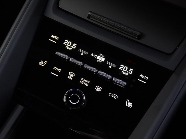 PORSCHE Macan Photo 20