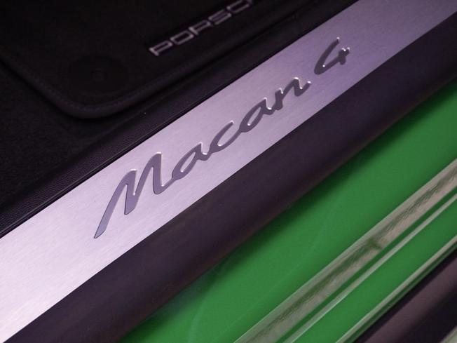 PORSCHE Macan Photo 30