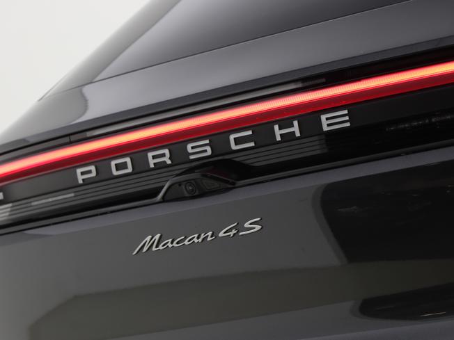 PORSCHE Macan Photo 18