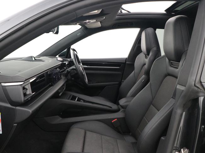 PORSCHE Macan Photo 29
